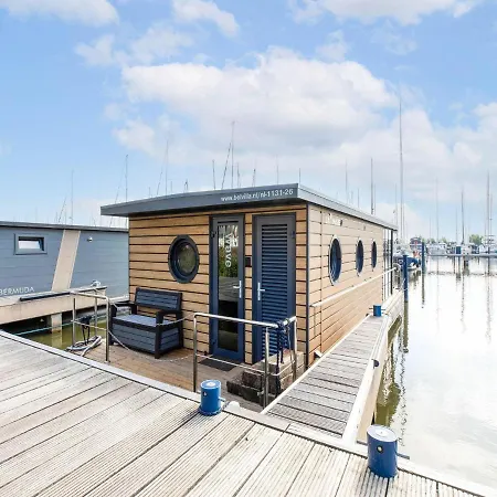 Comfortable Houseboat In Volendam Marina Exterior photo