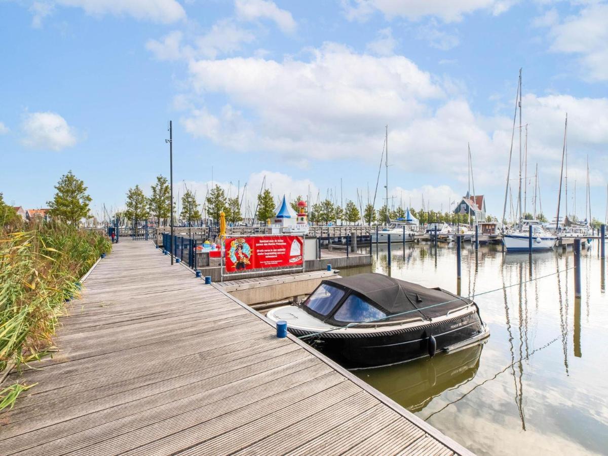 Comfortable Houseboat In Marina * Volendam