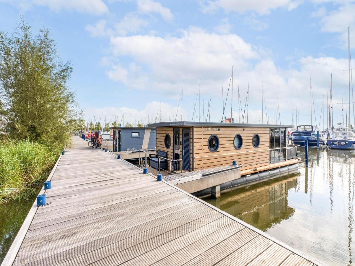 Botel Comfortable Houseboat In Marina *